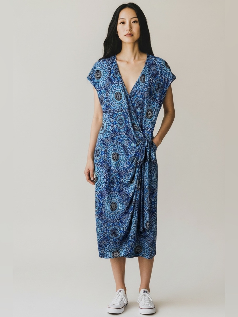 Maggy London Womens Size 8 Wrap Dress Blue Circle Print Shortsleeve Stretch